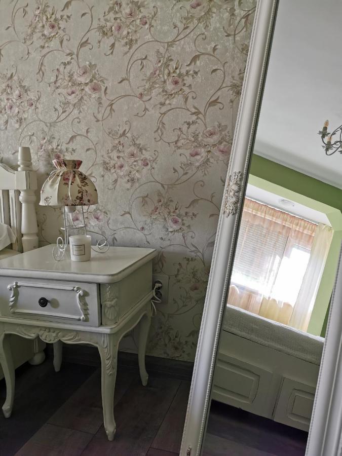 Chic Apartment Brăila Eksteriør billede