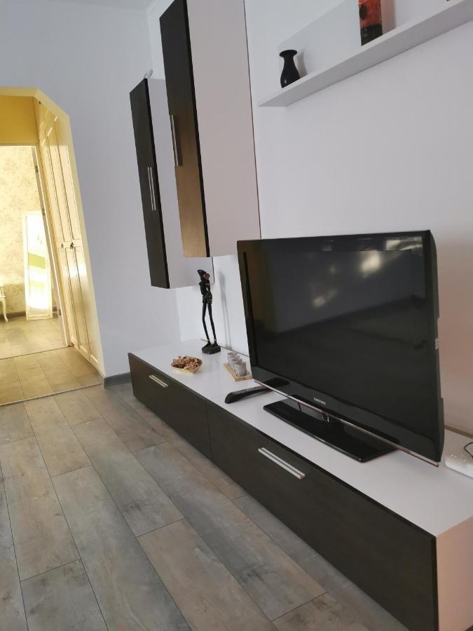 Chic Apartment Brăila Eksteriør billede